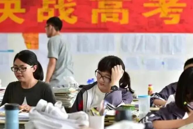 湖南复读生高考能报哪些大学__湖南复读生高考报名